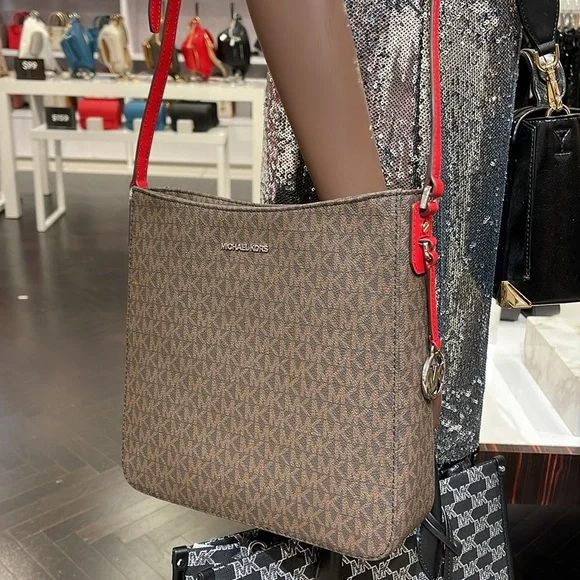 MICHAEL KORS 
Jet Set Travel Large Logo Messenger Bag
COLOR BRIGHT RED
NWT - Picture 10 of 16